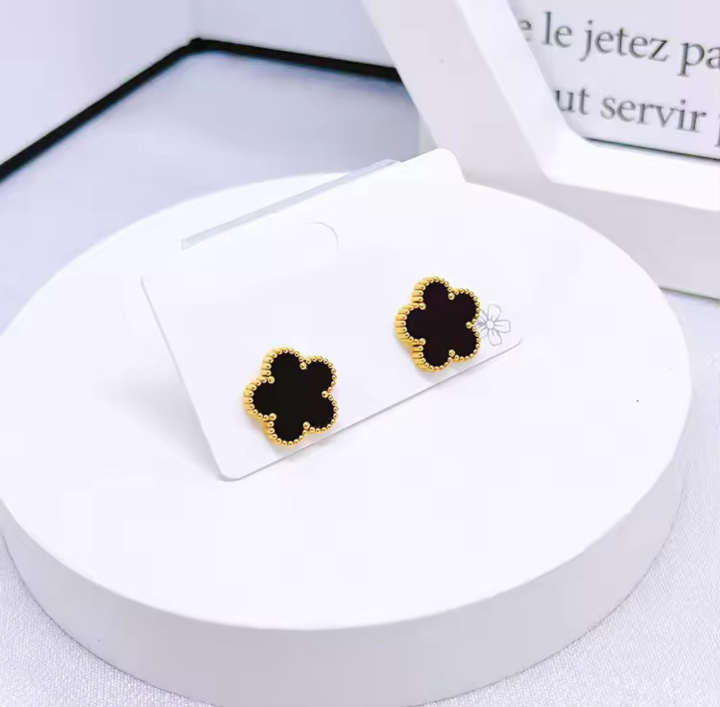 Стильні жіночі сережки з чорною квіткою "Elegant Black" (чорний)