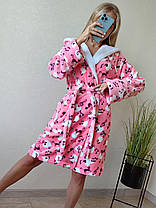 Довгий теплий жіночий махровий халат персиковий з котиками, фото 2