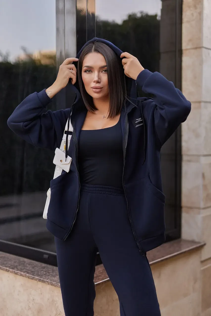 Темно-синій спортивний костюм жіночий утеплений на флісі кофта з капюшоном на блискавці, фото 1