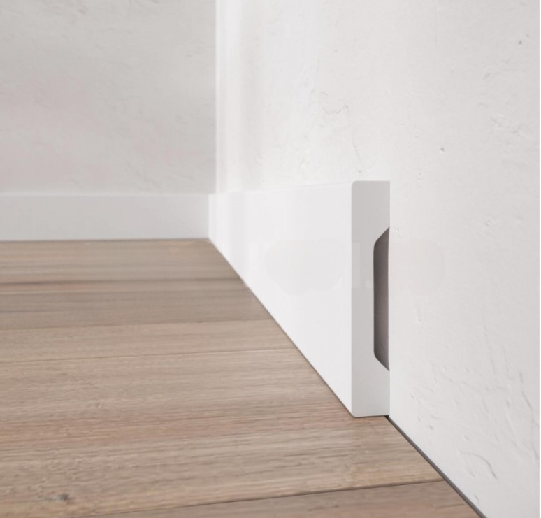 Плінтус прямокутний ударостійкий LPC-37 Cezar з дюрополімер заввишки 70 мм. Доставка, фото 1