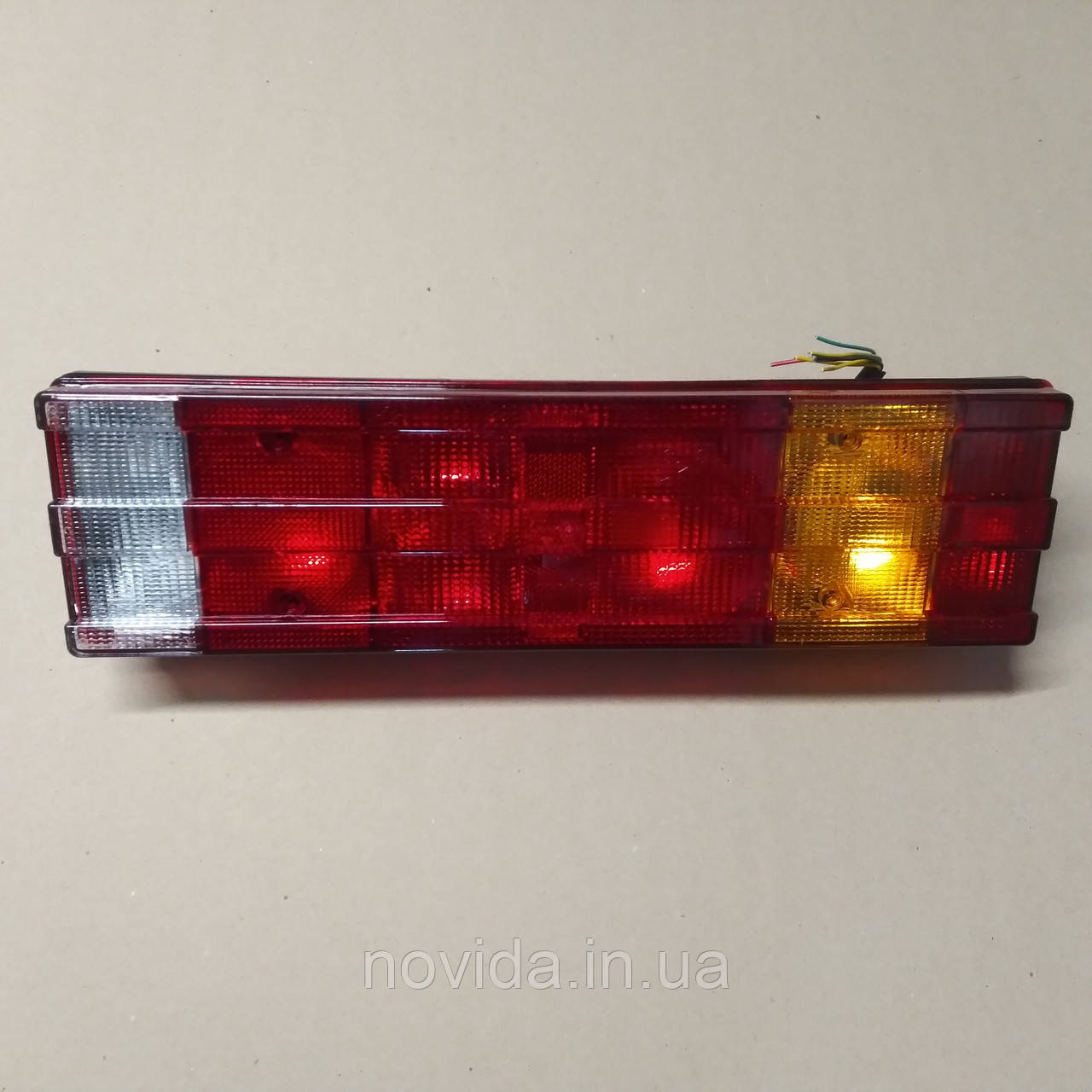 Ліхтар задній 7 секцій (ребристий) RH MAN, DAF, IVECO (TEMPEST) TP02-97-021R