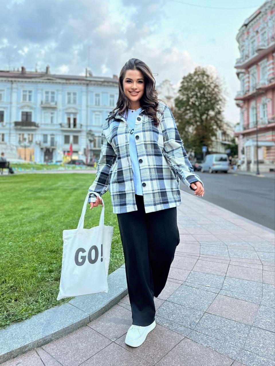 Тепла сорочка в клітинку Oversize у зеленому кольорі