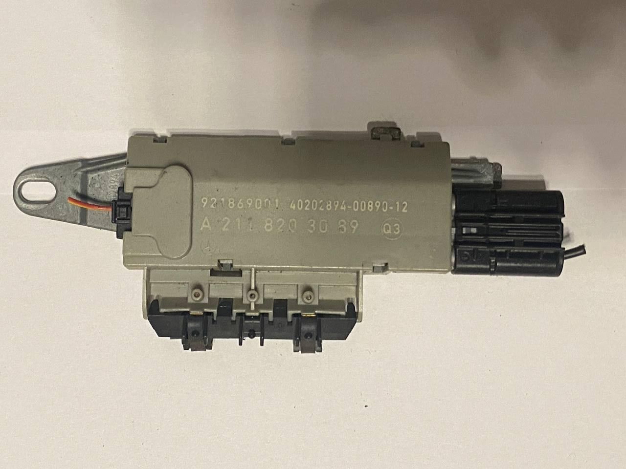 Електронний блок керування підсилювач антени Mercedes A 211 820 30 39 / A2118203039 / 921 869 001 / 921869001, фото 1
