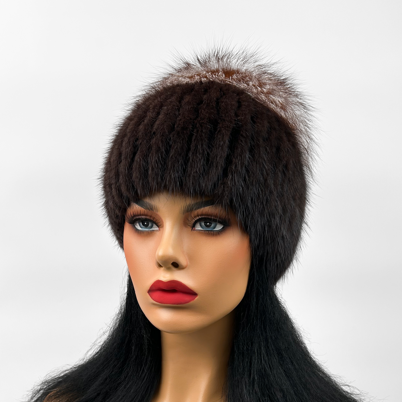 Жіноча хутряна шапка з ондатри та золотистої лисиці (коричнева)