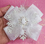 Бант Сніжинка заколка або резинка Новорічні бантики заколочки зі сніжинками Сніжинки Снежинка Сніжинки, фото 2