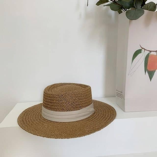 Крутий капелюшек з прямими полями у бежевому кольорі, фото 1