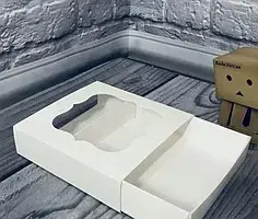 Коробка з віконцем 120х120х30 мм