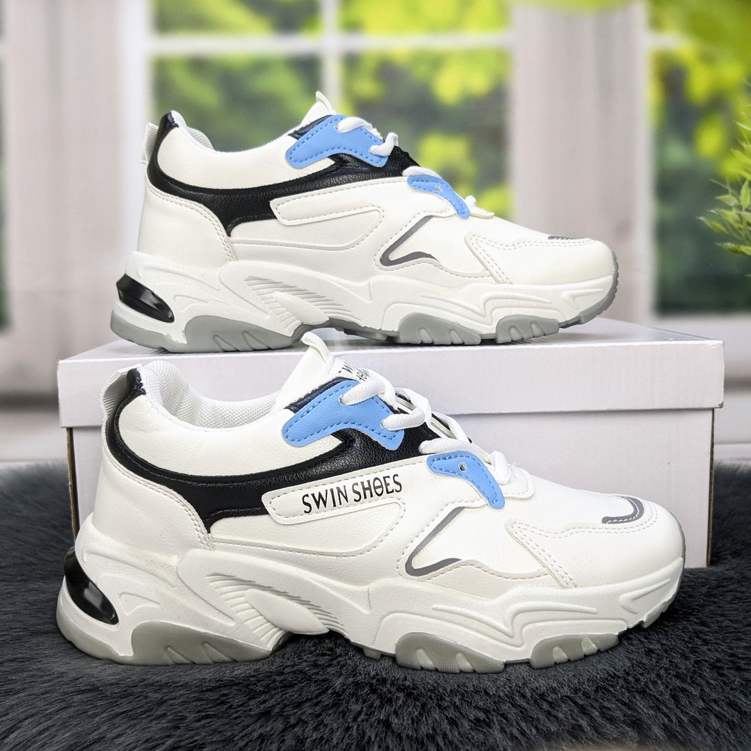 Кросівки жіночі білі з блакитним на об'ємній підошві Swin 4558, фото 1