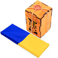 Прапор України 140х90 см, жовто-синій у дерев'яній коробці з гравіюванням / Прапор України до Дня Незалежності