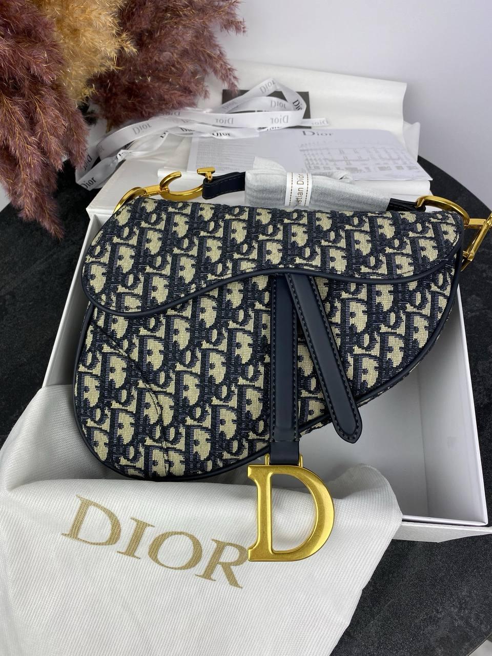Dior Saddle Logo, фото 1
