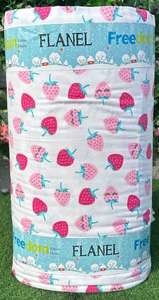 Білоземельна тканина фланель для пелюшок (байка) дитяча 240 см з принтом ягоди рожева полуничка, у рулоні 25 м, фото 1