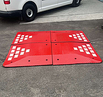 !УЦІНКА! Дорожній пагорб гумовий червоний (подушка швидкості) 2000х1800х60 мм