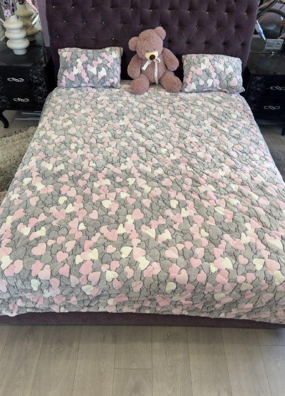 Флісове стьобане покривало 160*210см з двома подушками 40/60 у серце