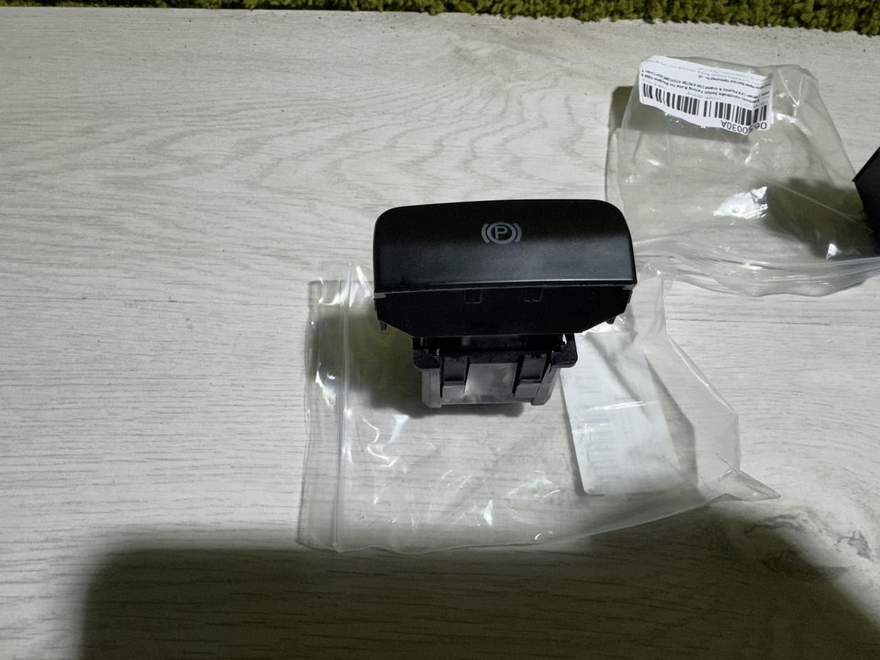 Кнопка руніка peugeot 3008 5008 Citroen c4 Picasso пежо ситроен ручний 470706 470703, фото 1