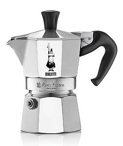 Гейзерна кавоварка Bialetti Moka Express 90 мл. 2 чашки