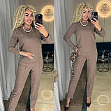 Кавовий жіночий костюм: кофта та звужені штани, фото 3