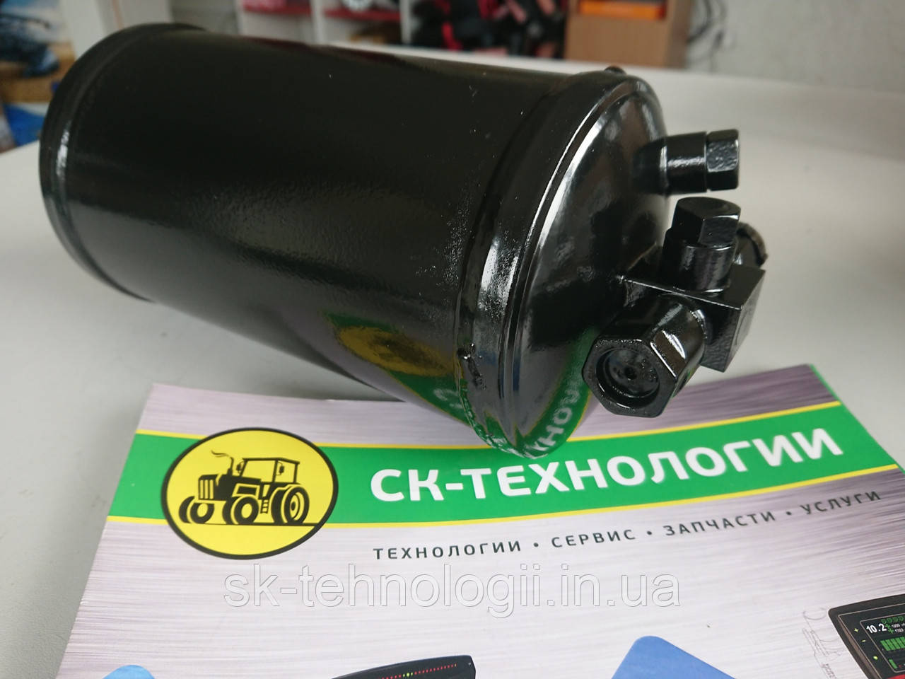 Фільтр ресивер-осушувач   комбайни JOHN DEERE AH211387, AH137486, AXE53638, AH234099, AH234098 (Cametet)