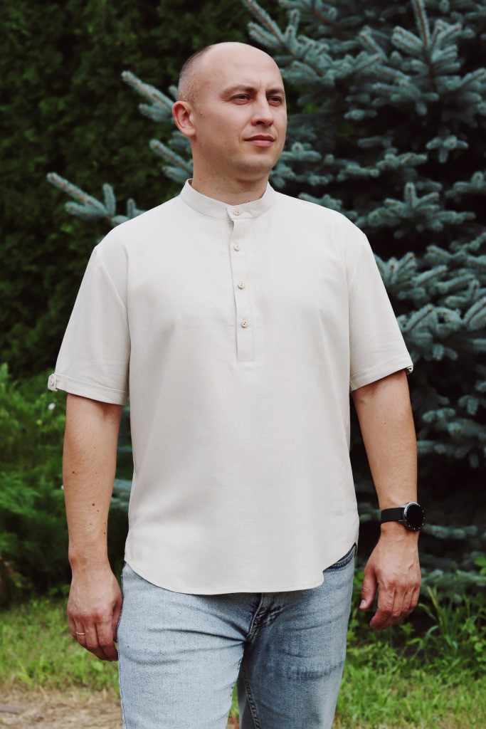 Чоловіча лляна сорочка на стійку бежева