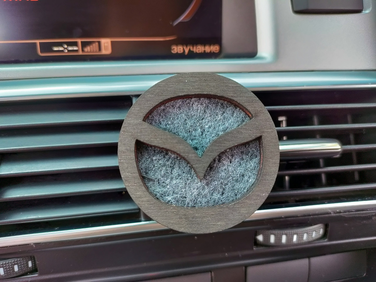 Ароматизатор Mazda на дефлектор, парфум для Мазда