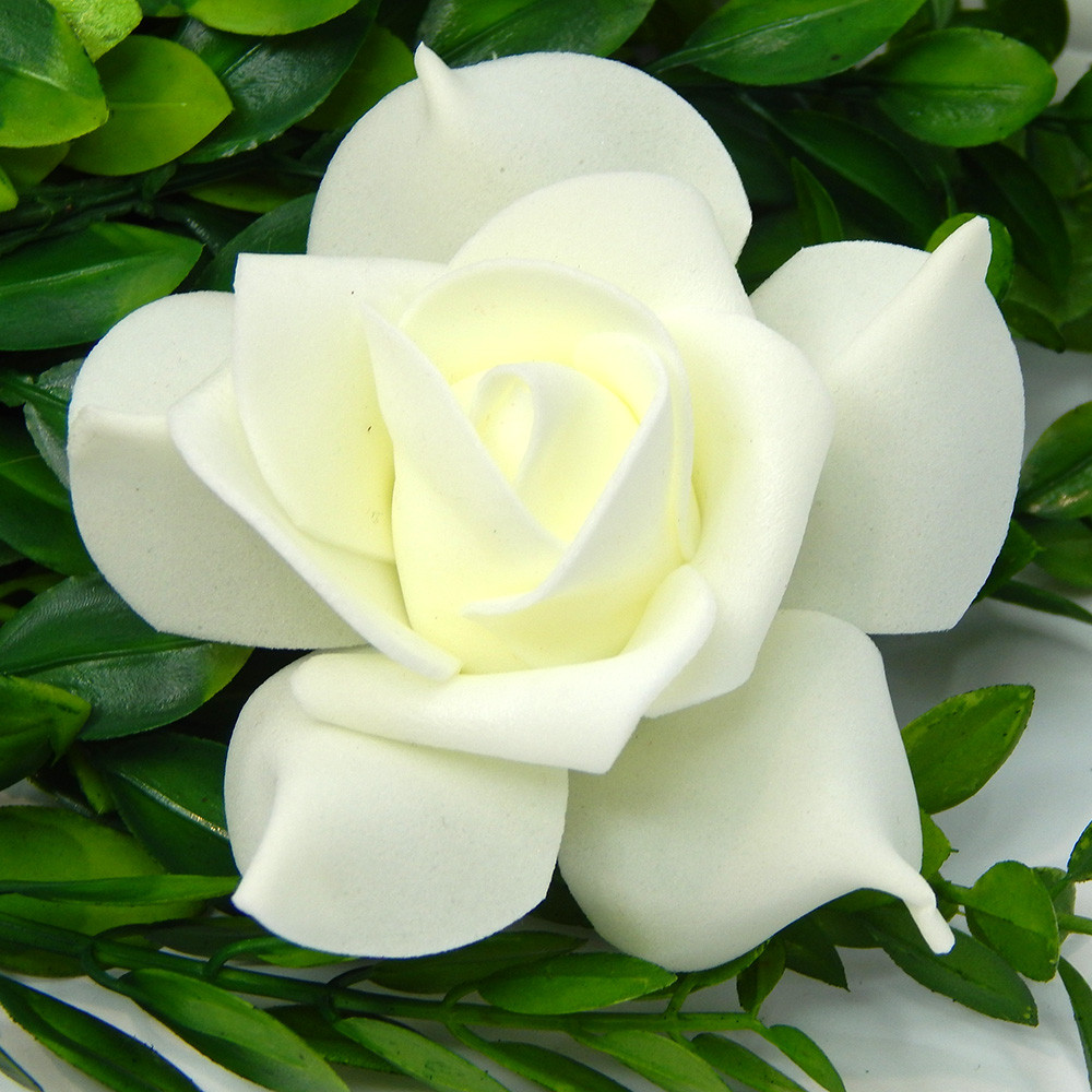 Троянда з фоамирана із закрученими пелюстками 7 см, кремовий