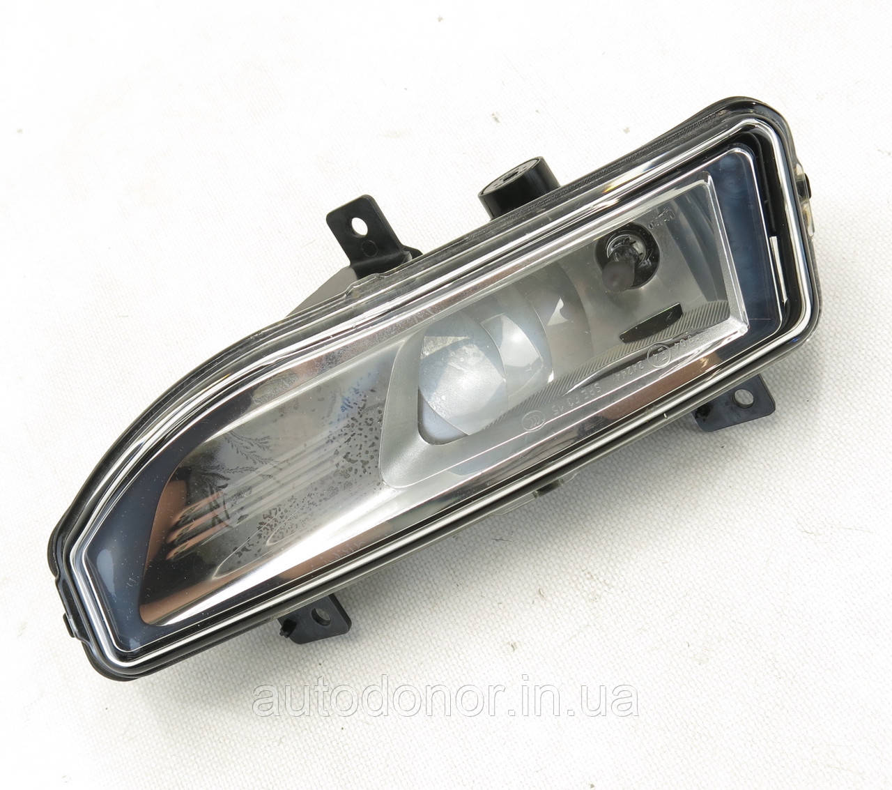 Фара протитуманна права ПТФ VALEO Nissan Leaf ZE1 (18-) 26150-8995A