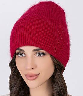 Жіноча зимова шапка «Міланія» з ніжної вовняної ангорової пряжі в червоному кольорі.