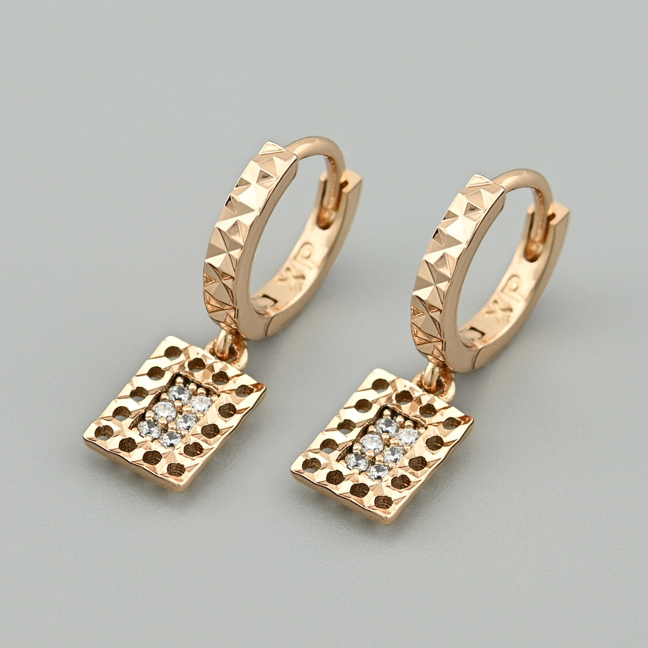 Сережки підвіски Аліса 46972 розмір 19х6 мм білі фіаніти вага 1.4 г позолота 18К, фото 1