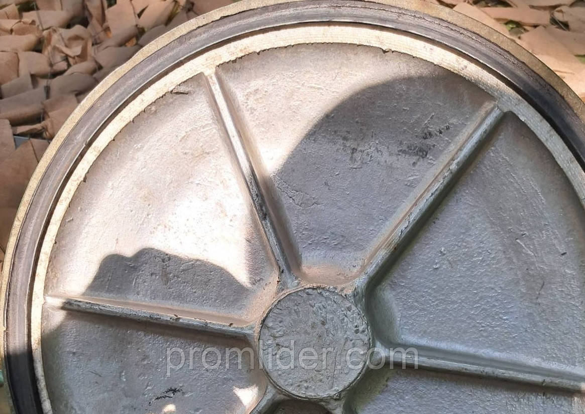 Ущільнювач на люк автоцистерни Урал 318х294х8 мм (4320)