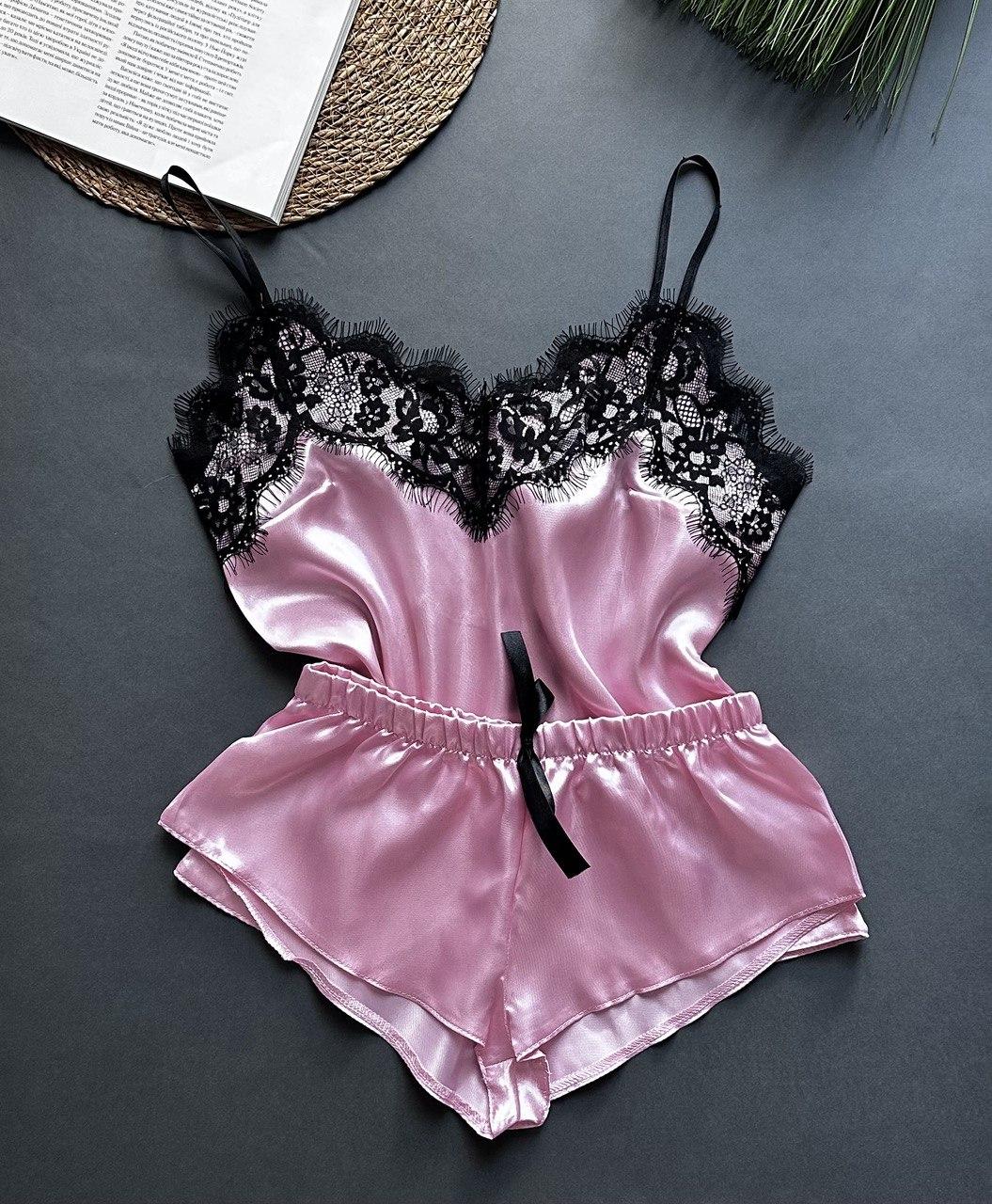 Жіноча піжама майка та шорти — рожева.