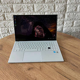 Б/в Ультрабук Б-клас Samsung Galaxy Book Ion White NP950XCJ-K02US 15.6" 1920x1080| i7-10510U| 16GB RAM| 256GB SSD| UHD