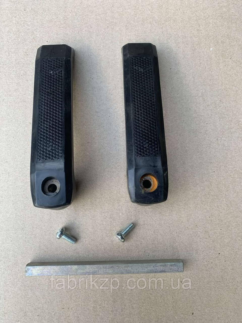 Ручка дверей кабіни ЮМЗ (у зборі з осердям) 45-6008065 СБ, фото 1