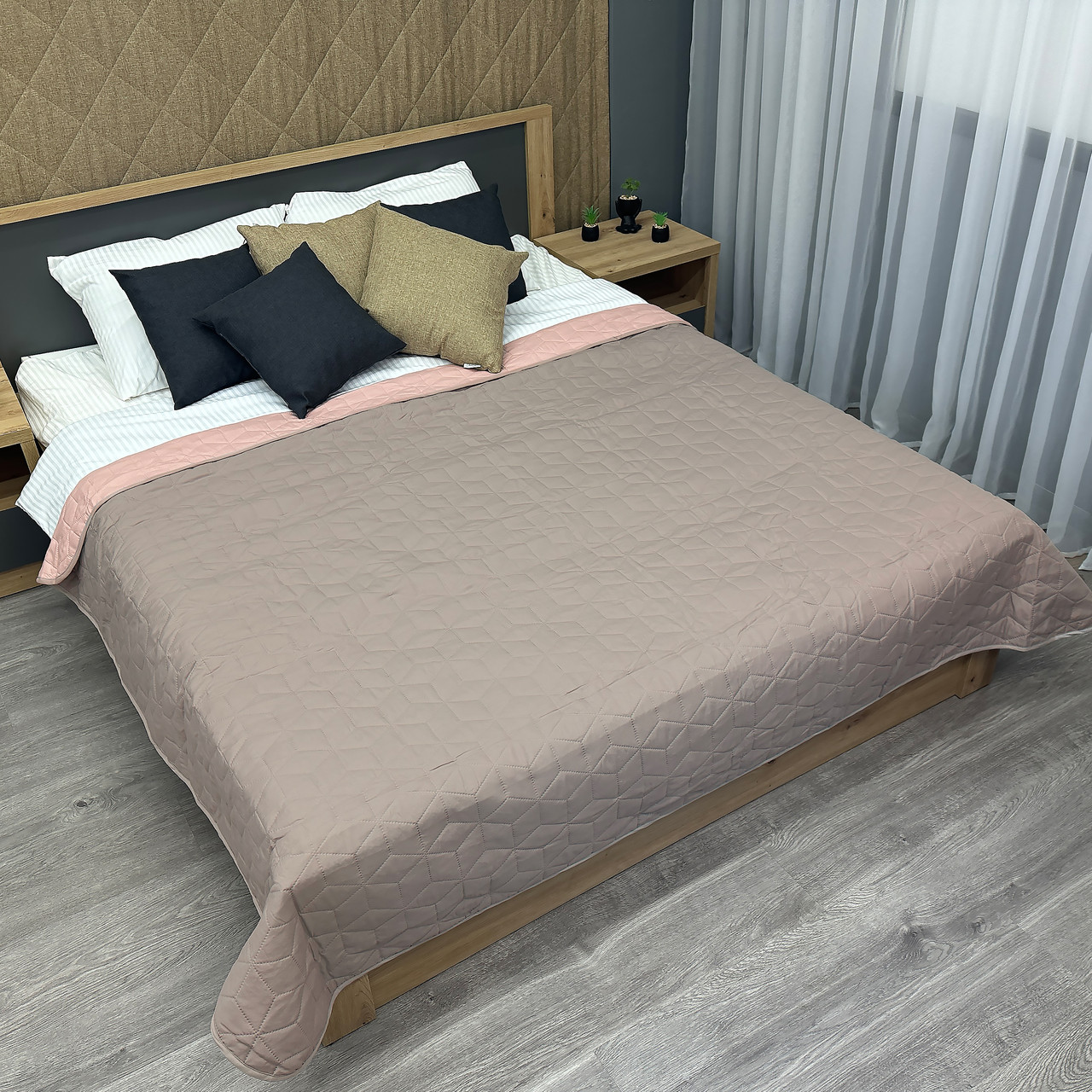 Покривало двостороннє Decorator Microfiber куб, какао з рожевим