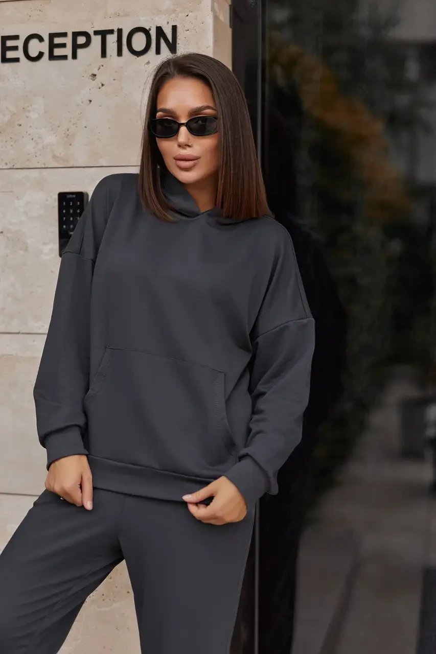 Спортивний весняно-осінній жіночий костюм двійка з двонитки на кожен день