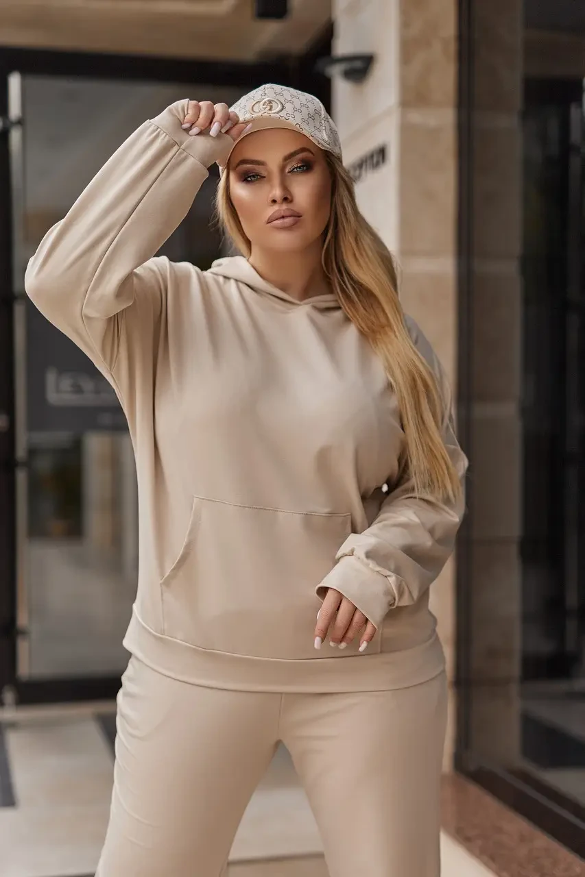 Бежевий демісезонний жіночий спортивний костюм худі з кишенями та штани джоггери