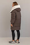 Коричнева жіноча зимова куртка оверсайз Фрея в розмірах 44-54, фото 5