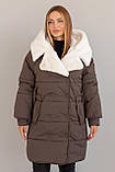 Коричнева жіноча зимова куртка оверсайз Фрея в розмірах 44-54, фото 7