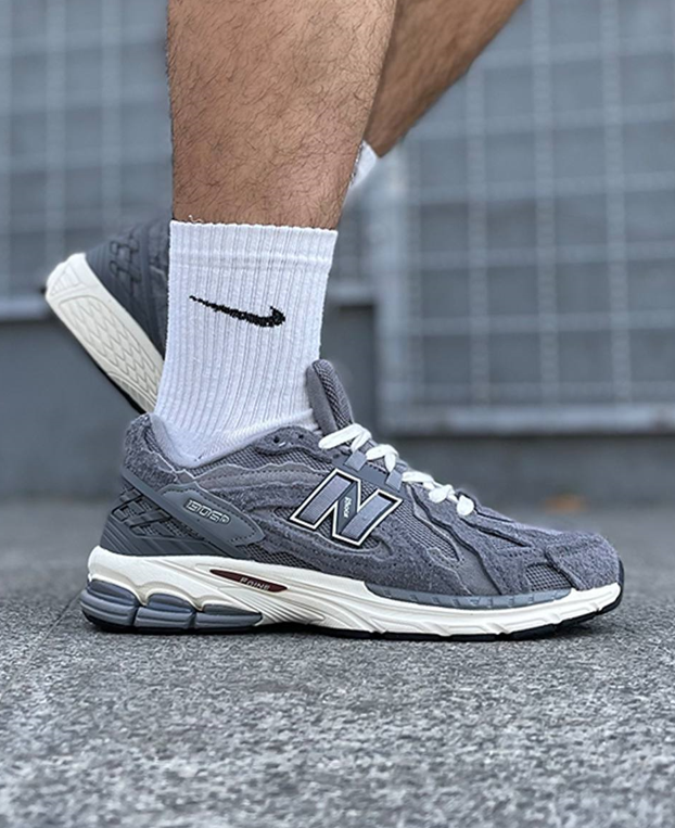 Чоловічі кросівки New Balance 1906D Grey Protection Pack взуття Нью Баланс сірі замш текстиль весна осінь