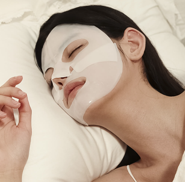 Нічна гідрогелева маска з колагеном для еластичності шкіри Biodance Bio-Collagen Real Deep Mask