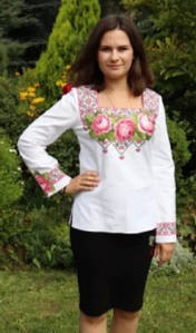 Вишиванки та пояски