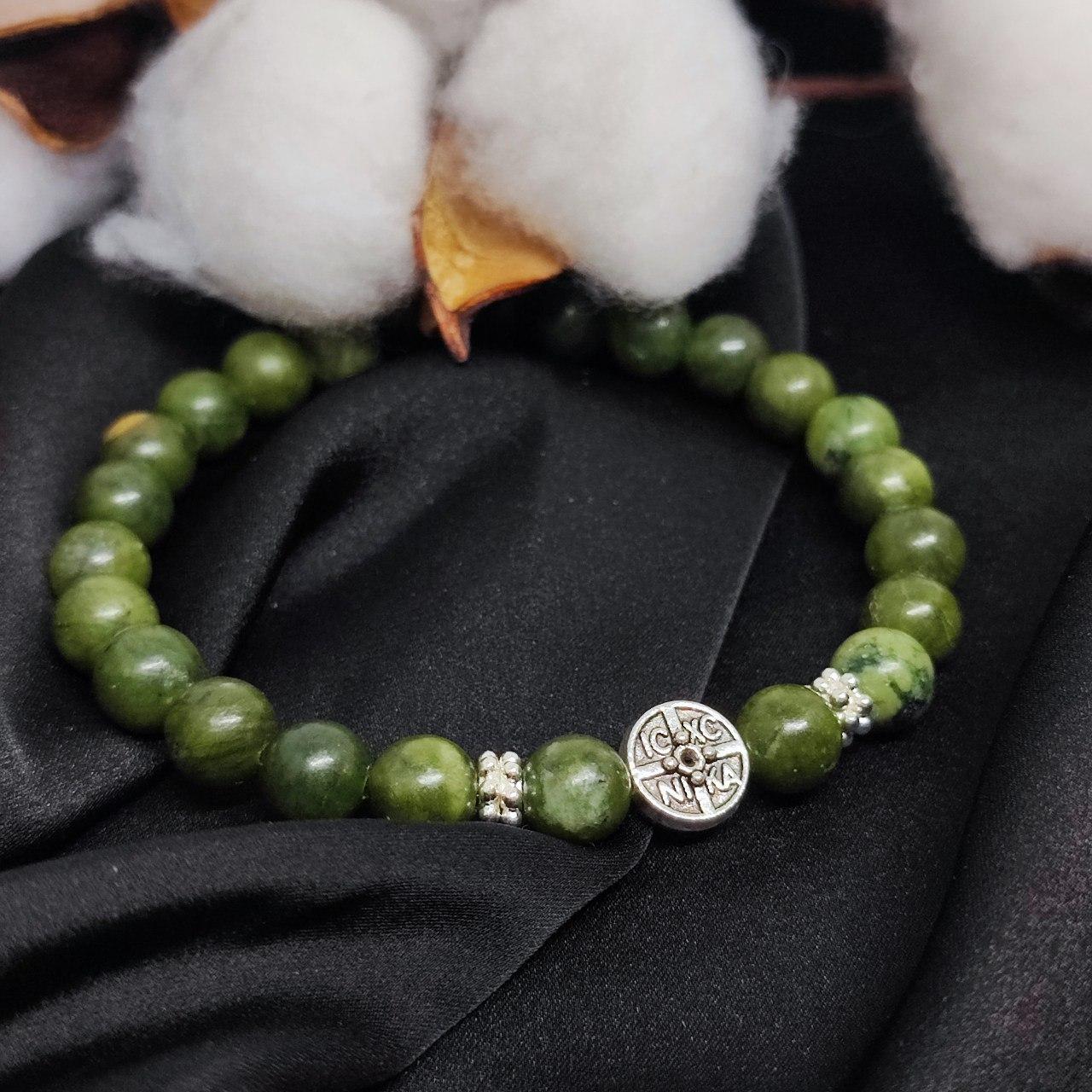 Браслет з нефриту на 24 намистини з вставкою Ніка, фото 1