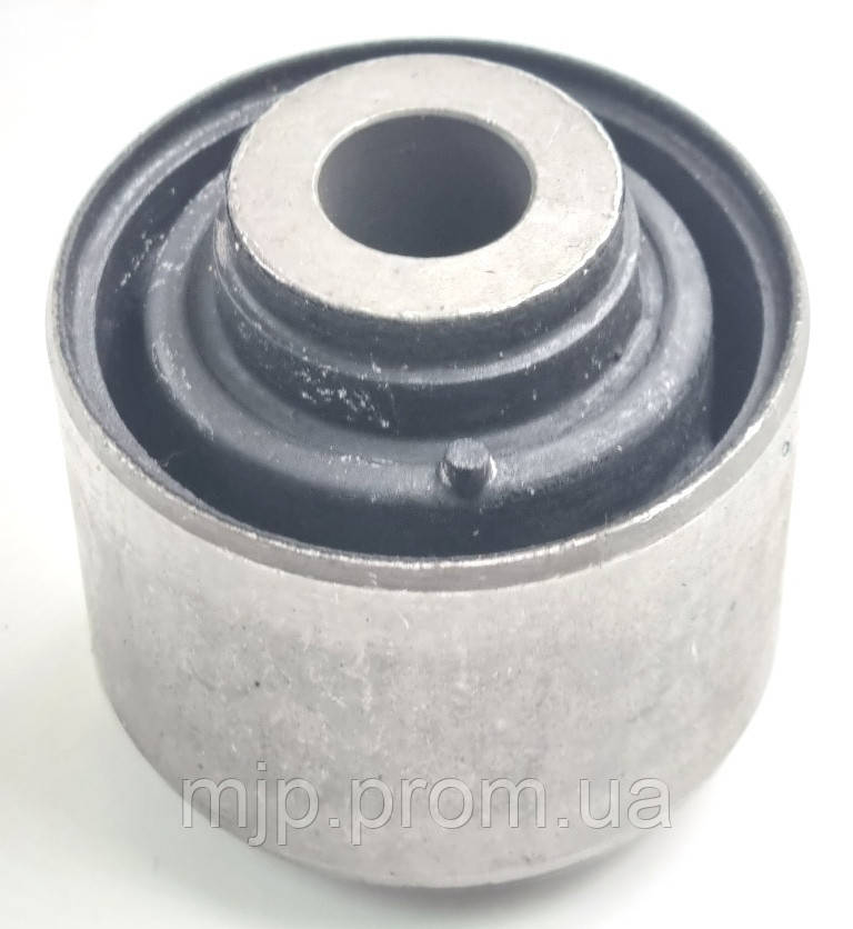 Оригинальный сайлентблок заднего продольного рычага, передний MR210731 ...