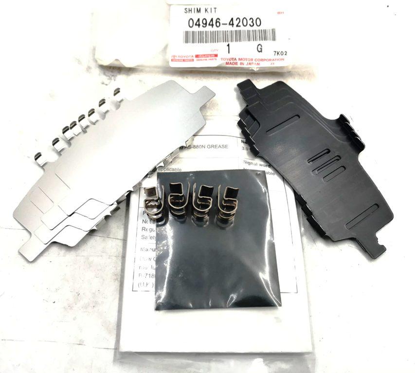 Оригінальні протискрипні пластини задніх колодок 04946-42030 РАВ4