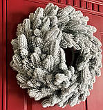 Вінок хвойний різдвяний Lux литий d-70 см засніжений, фото 3