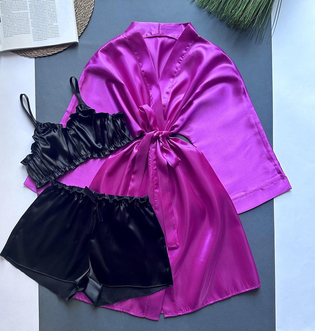 Комплект трійка, топ + шорти та жіночий халат.