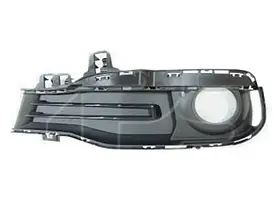 Решітка в бампер ліва BMW 3 F30 16-19 (Тайвань) з отв. під ПТФ 51117396857