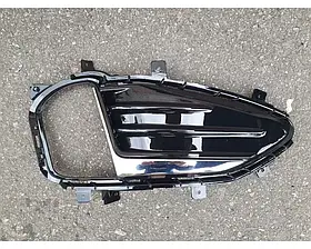 Решітка права Ford Edge 18- (Тайвань) з отвором, молдинг хром дзеркальний KT4B-15A298-BD