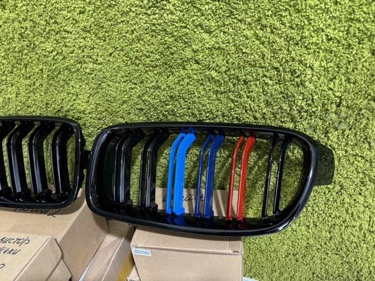 Решітка радіатора подвiйнi BMW (БМВ) 3 series F30, F31, F35 (2012-2016) Ноздрі рестайлінг решітки ф30 подвiйнi, фото 1