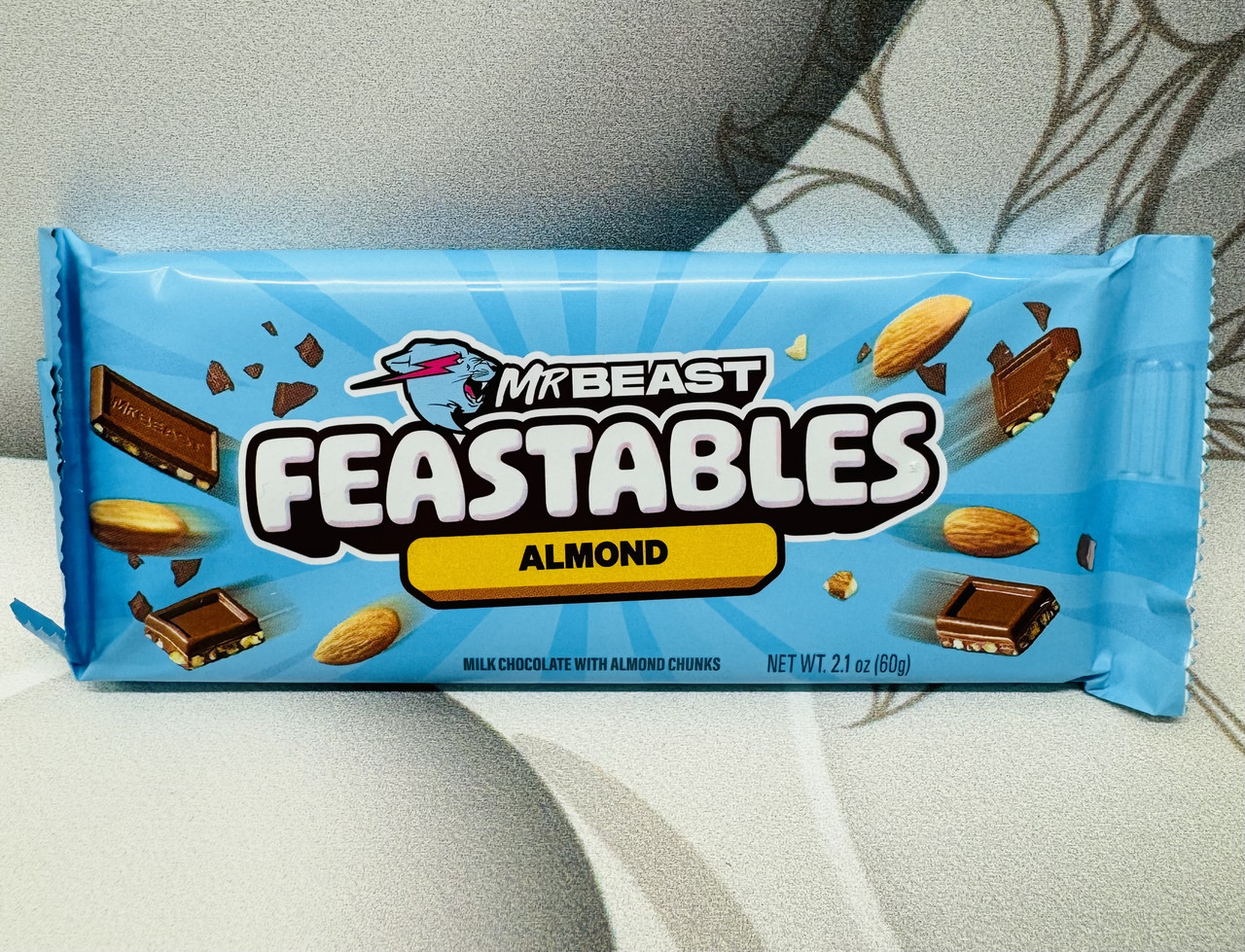 Шоколадка з мигдалем MR Beast Feastables Almond, 60грам