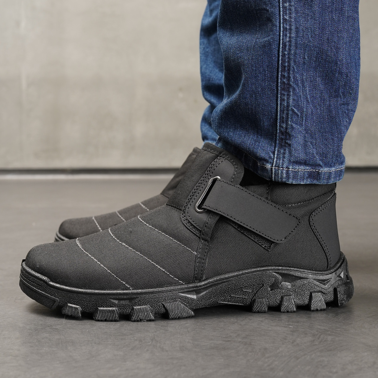 Зимові болонові чоловічі черевики на хутрі