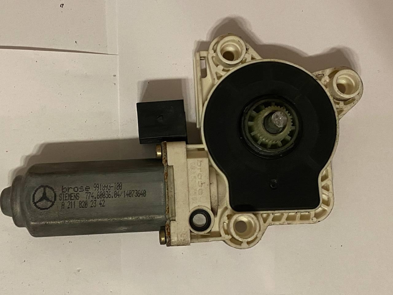 Мотор склопідйомника Mercedes A 211 820 23 42 / A2118202342 / 991893-100 / 991893100